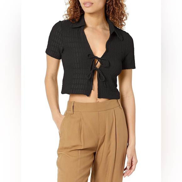 Astr The Label Black Zoey Tie Front Collared Cropped Top Women’s Size M - Picture 1 of 10